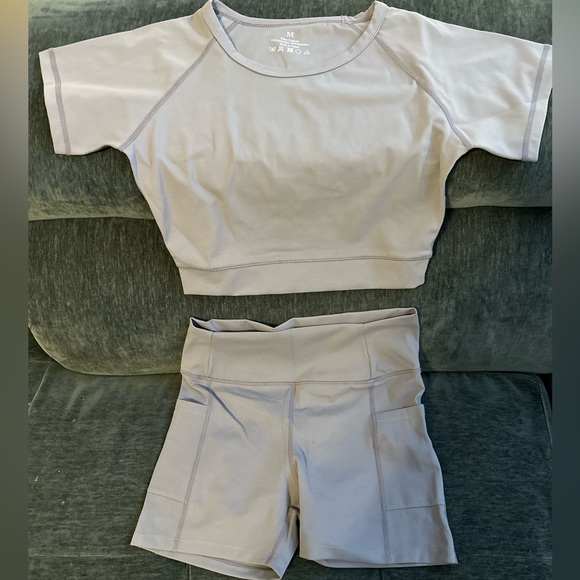 Workout Set - Picture 2 of 3